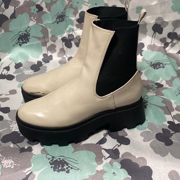 Open Edit boots SZ 7.5 - Picture 2 of 8